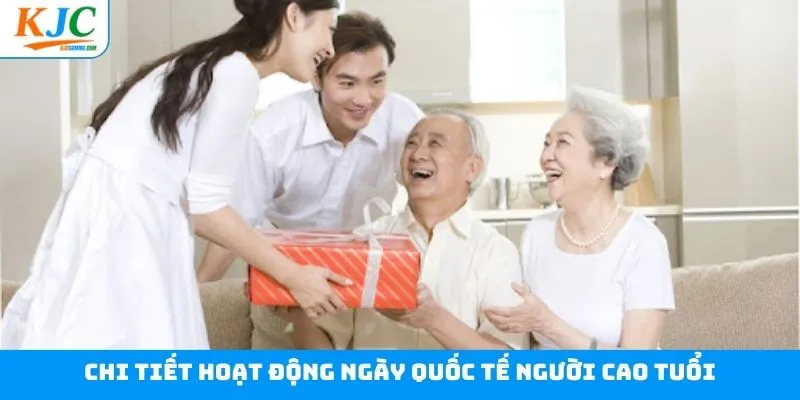 Hoạt động tặng quà vào ngày tri ân người lớn tuổi